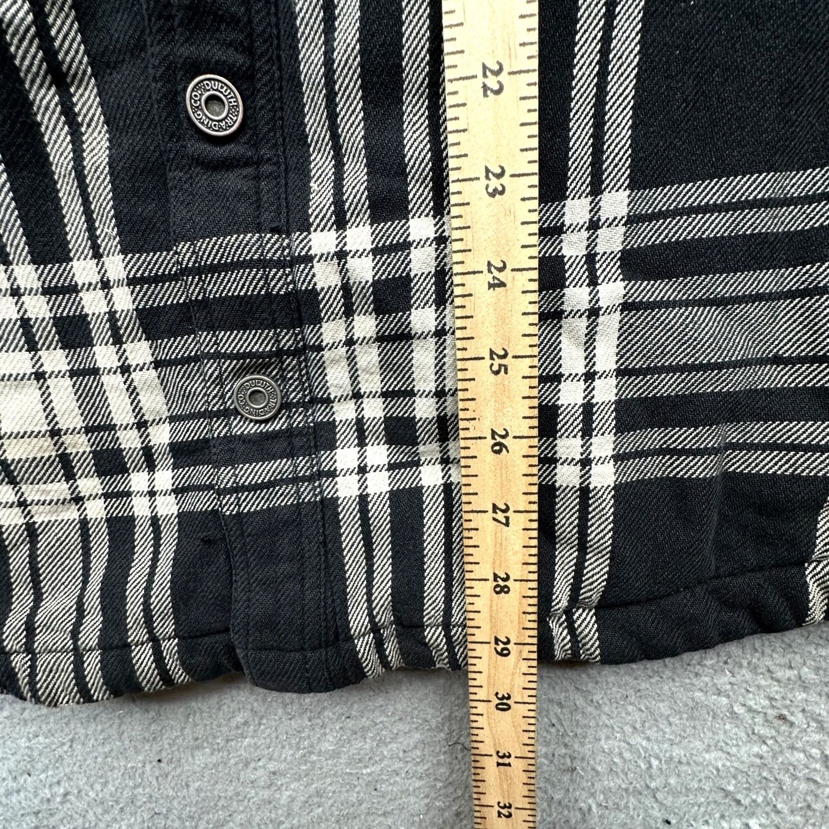 Duluth Trading Company Duluth Trading Co Button-Up Shirt Mens Large Long Sleeve Plaid Black White Pockets Lined Flannel Fleece Size US L / EU 52-54 / 3 - 4 Thumbnail