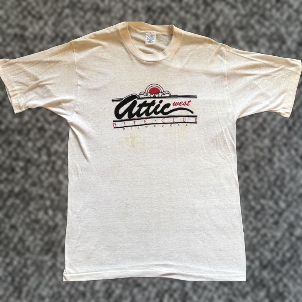 Vintage VINTAGE The Attic West Nite Club Milwaukee T Shirt XL Men's White Graphic Print 70s Band Music Concerts Shirts Size US XL / EU 56 / 4 - 1 Thumbnail
