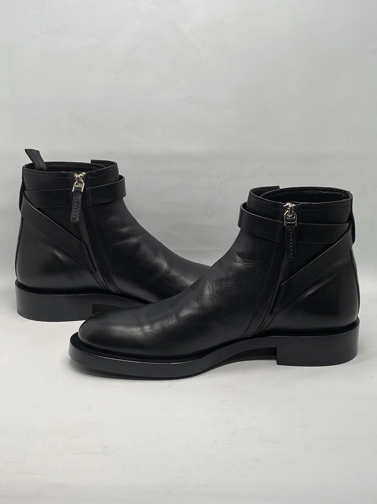Givenchy Givenchy Padlock Ankle Leather Boots size 42 Size US 12 / IT 42 - 9 Thumbnail