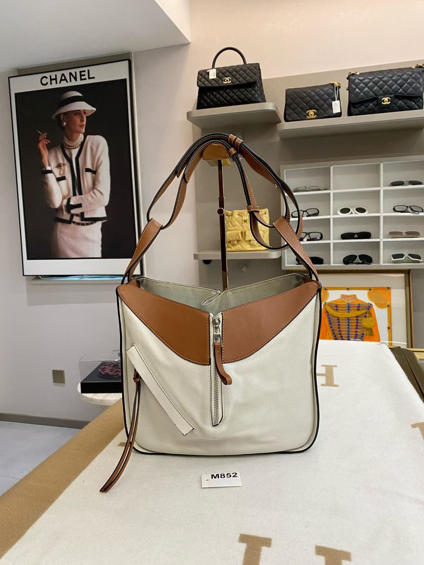 Loewe Pre-loved Bag Very good condition Size ONE SIZE - 1 Thumbnail