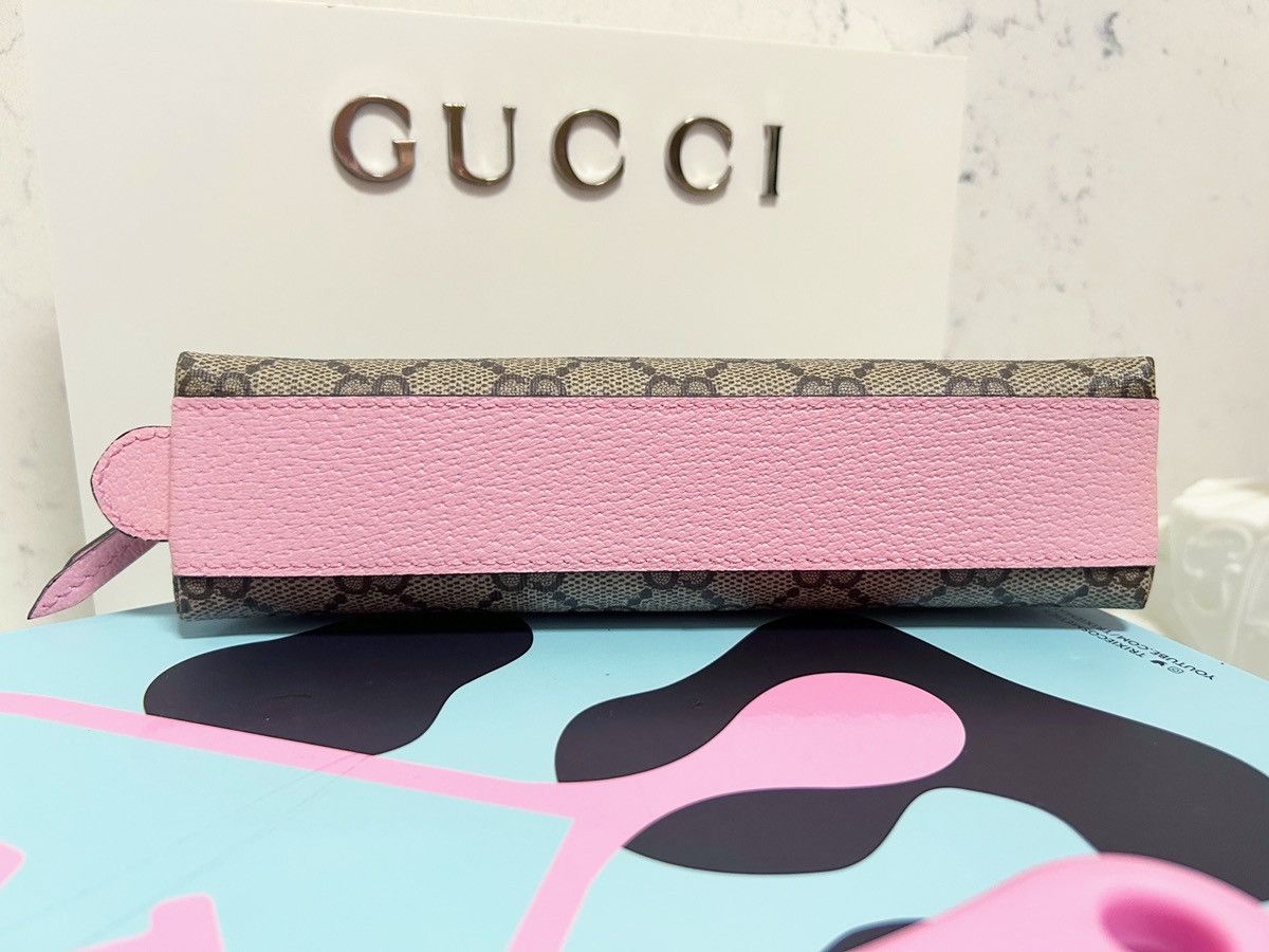Gucci Authentic Gucci x Disney Limited Ed. Daisy Duck Pencil Pouch Size ONE SIZE - 8 Thumbnail