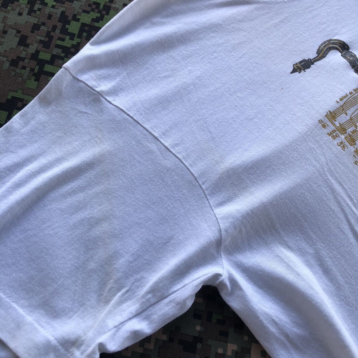 Vintage Vtg 90s Saxophone + French Horn Illustration Lot Tshirt Size US M / EU 48-50 / 2 - 11 Thumbnail