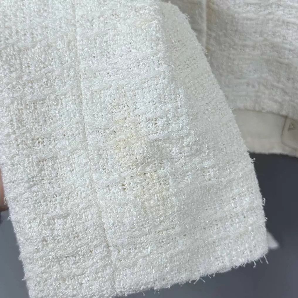 Chanel Chanel 21C White Crystal Buckle Woven Short Tie Jacket 38 Size S / US 4 / IT 40 - 4 Thumbnail