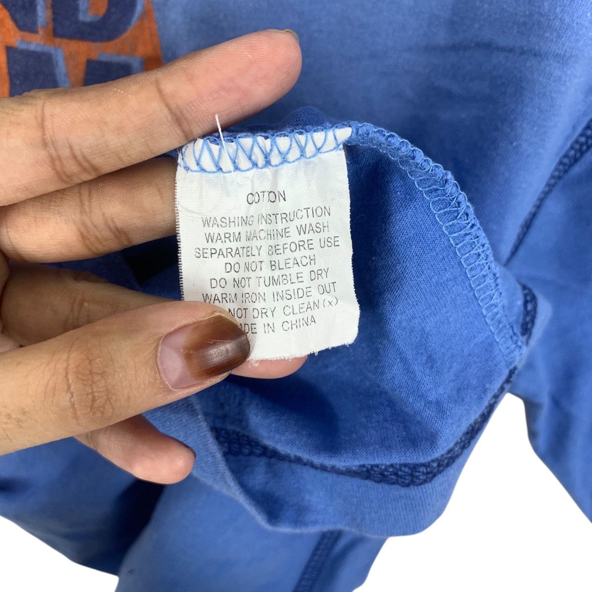 Vintage Vintage 2004 AUSTRALIAN OPEN Grand Slam Natural Faded Tee Size US S / EU 44-46 / 1 - 10 Thumbnail