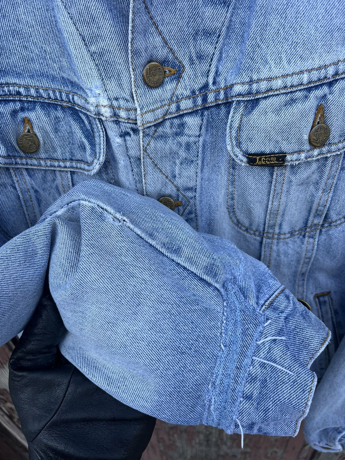 Lee Vintage Acid Bath Lee Distressed Custom Made Denim Jacket Size US L / EU 52-54 / 3 - 23 Thumbnail