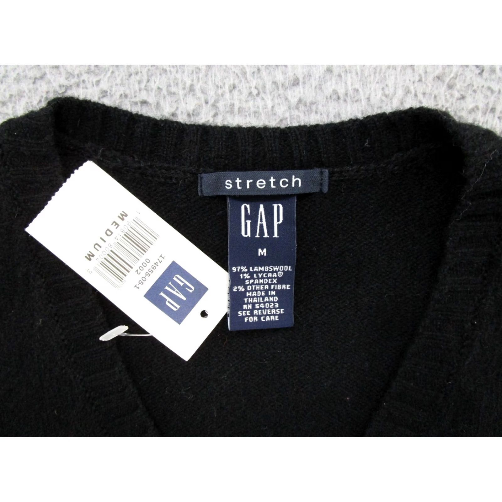 Gap VINTAGE Gap Lambswool Blend V Neck Sweater Men's M Black Pullover 90s Womens? Size M / US 6-8 / IT 42-44 - 2 Thumbnail