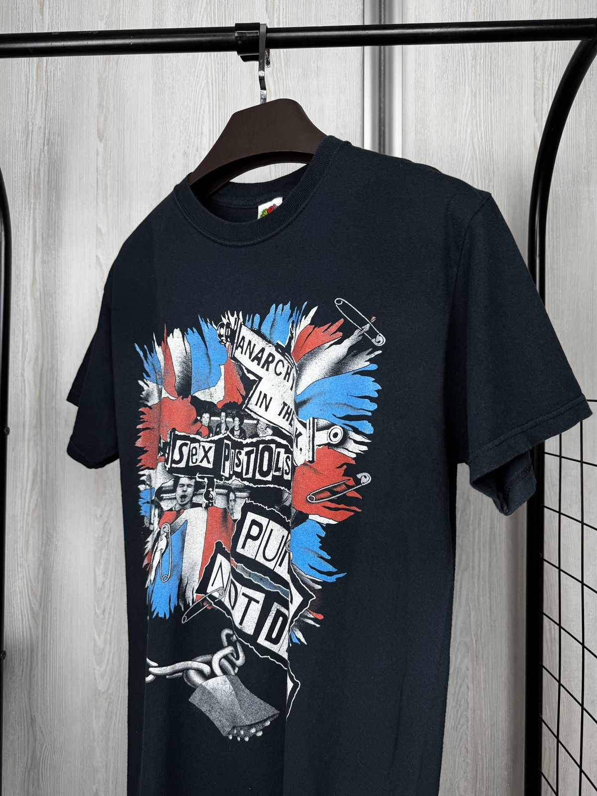 Fruit Of The Loom Vintage 90s 00s Sex Pistols Anarchy Punks Not Dead UK tee Size US M / EU 48-50 / 2 - 4 Thumbnail