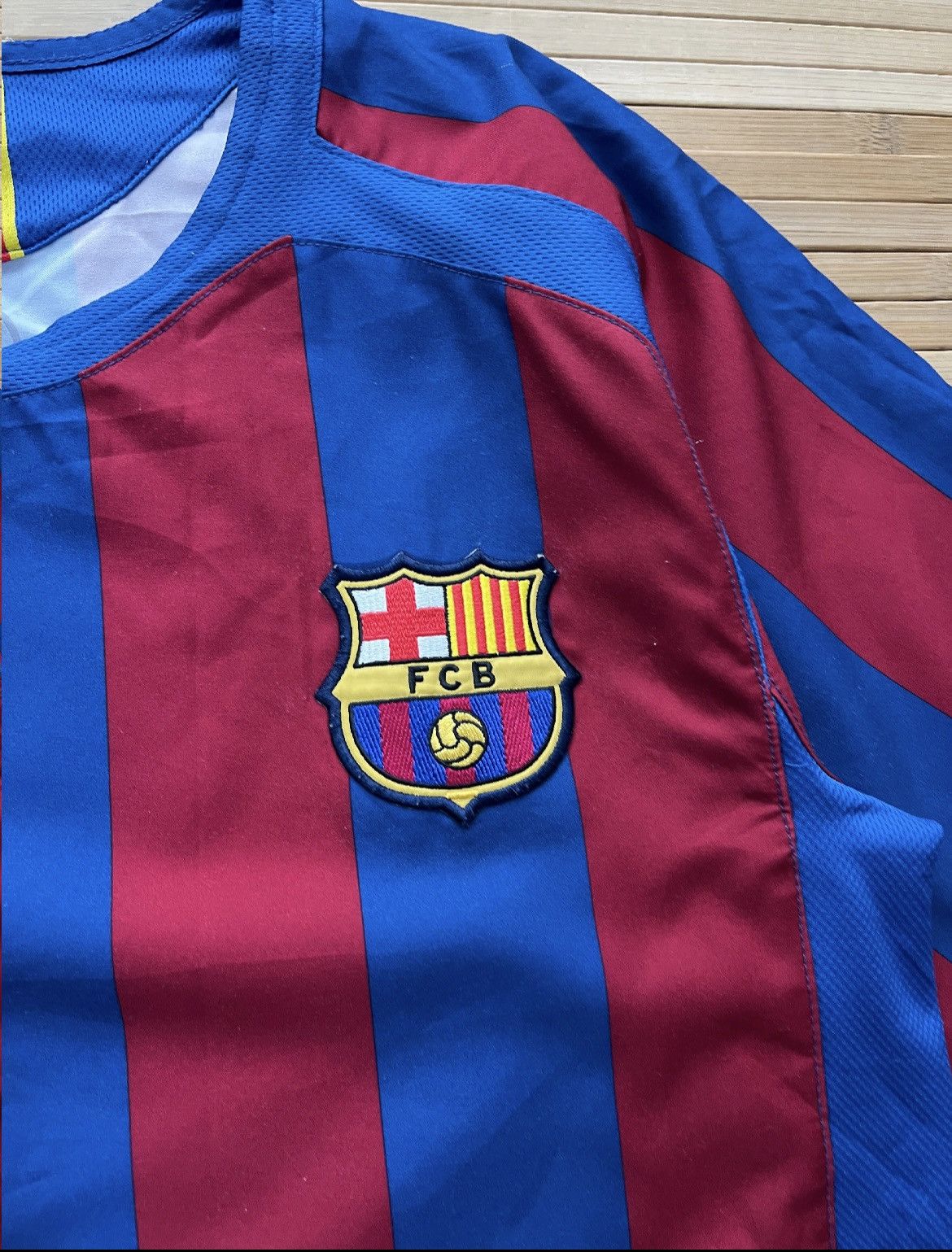 Nike Barcelona 2005/06 Home Kit Size US M / EU 48-50 / 2 - 3 Thumbnail