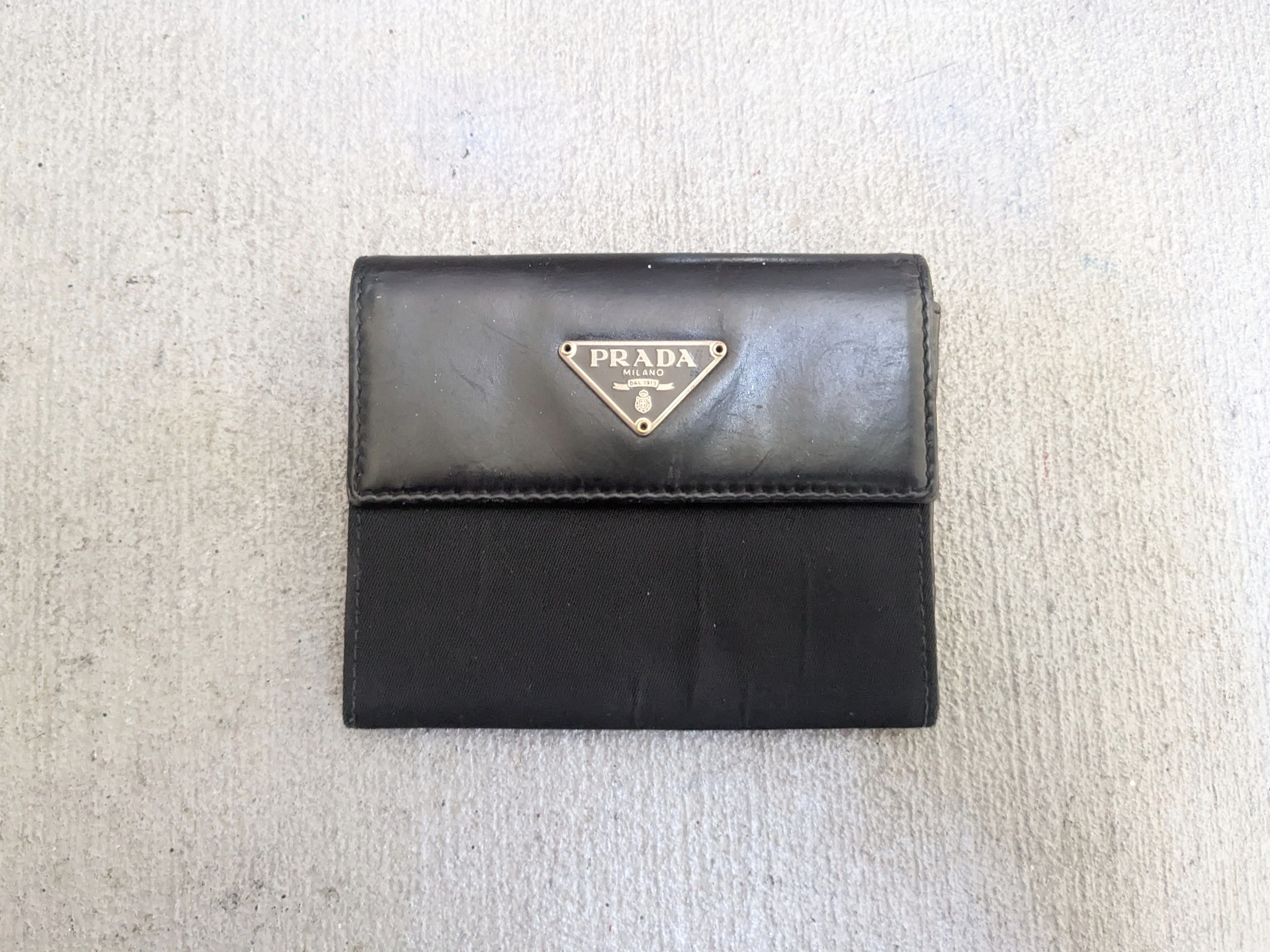 Prada Prada Wallet Black Nylon Leather Bifold Cardholder Italy Y2K Size ONE SIZE - 1 Thumbnail