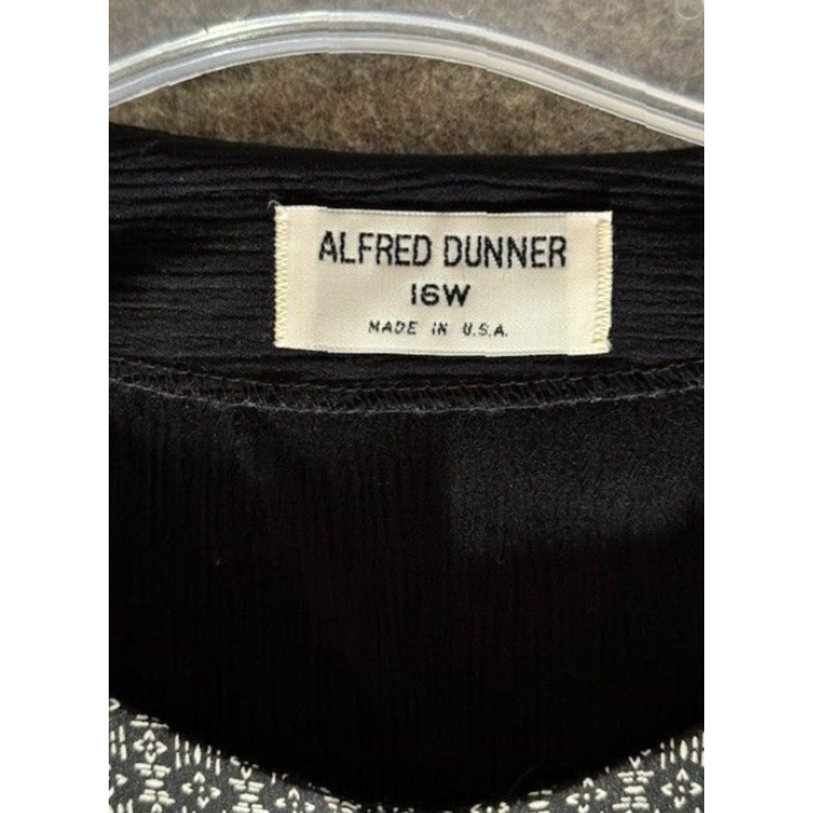 Vintage VINTAGE Alfred Dunner Top Womens Plus 16W Blouse Shirt Office Secretary 90s USA Black Round Neck Short Sleeve Button Modern Basic Womens Size XXL / US 16-18 / IT 52-54 - 5 Thumbnail
