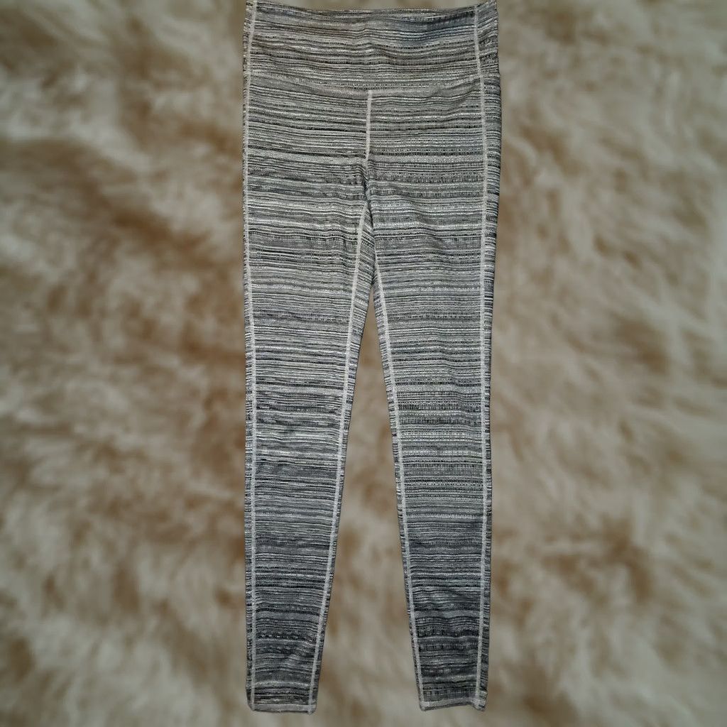 Athleta Athleta Leggings Women M Tall Ankle Black Gray Stretch Yoga Activewear Size 32" / US 10 / IT 46 - 1 Thumbnail