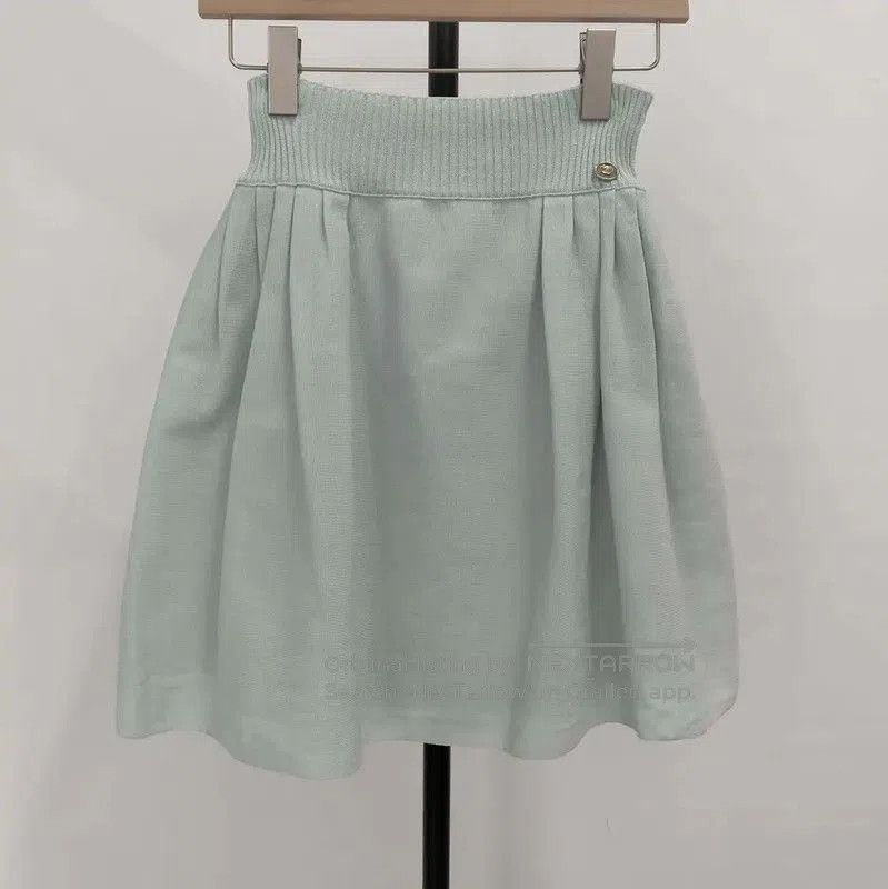 Chanel Green Pleated Summer Skirt Size S .