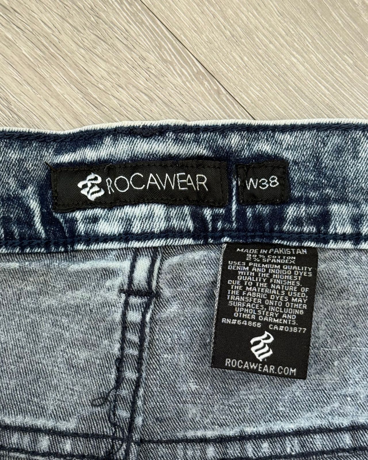 Rocawear Vintage Rocawear Acid Wash Denim Cargo Shorts - Size 41 Size US 41 - 10 Thumbnail