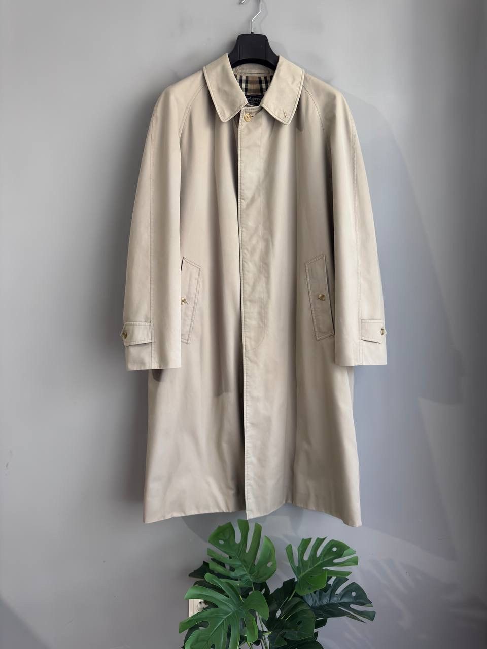 Burberry Burberrys Men's Nova Check Trench Coat, Made in England L Size US L / EU 52-54 / 3 - 1 Thumbnail