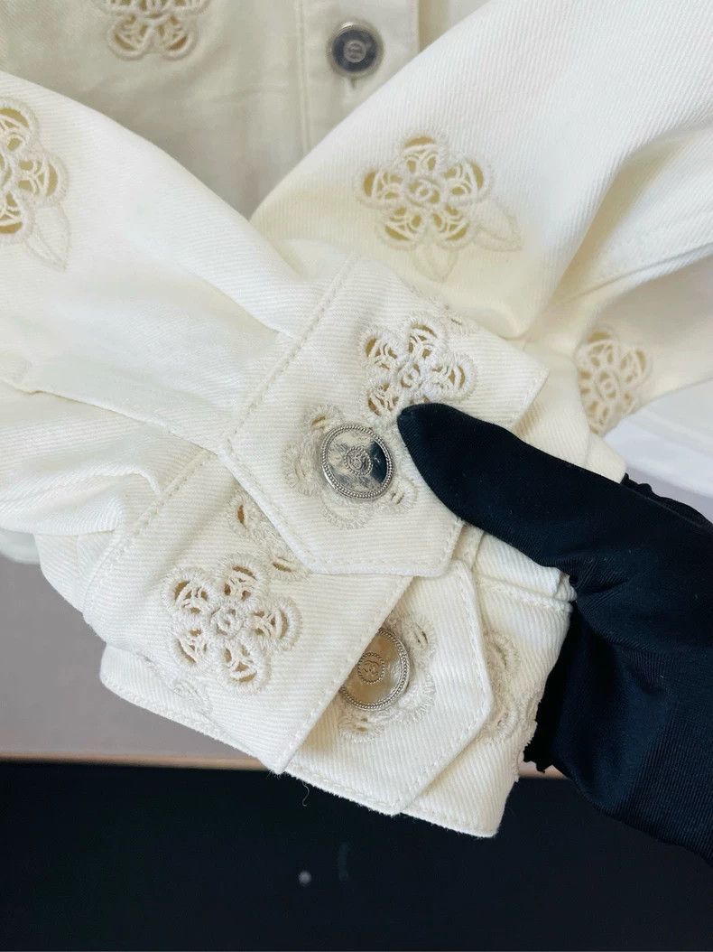 Chanel Chanel White camellia hollow denim jacket 2504-Nextarrow Size XS / US 0-2 / IT 36-38 - 4 Thumbnail