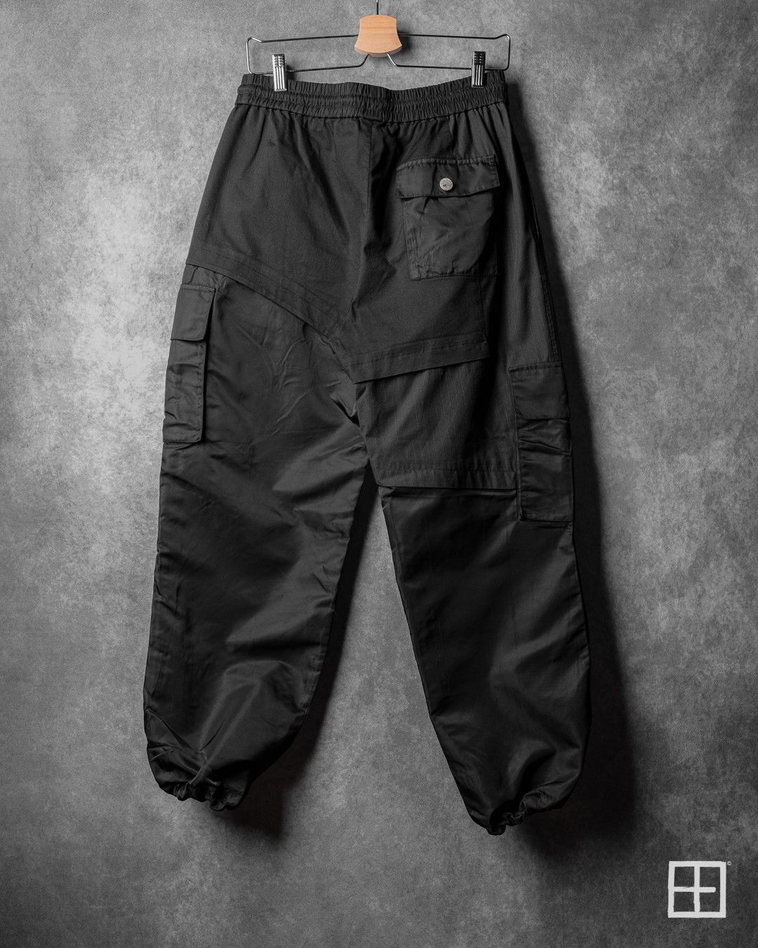 Feng Chen Wang Feng Chen Wang Asymmetric Patchwork Cargo Pants Size US 32 / EU 48 - 2 Thumbnail