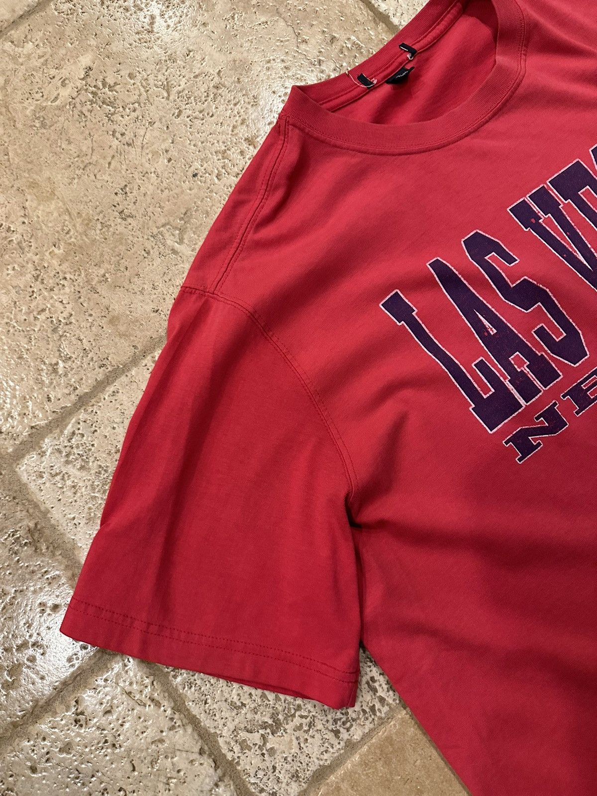 Other × Vintage Vintage Las Vegas Red Distressed T-Shirt Size US XL / EU 56 / 4 - 6 Thumbnail