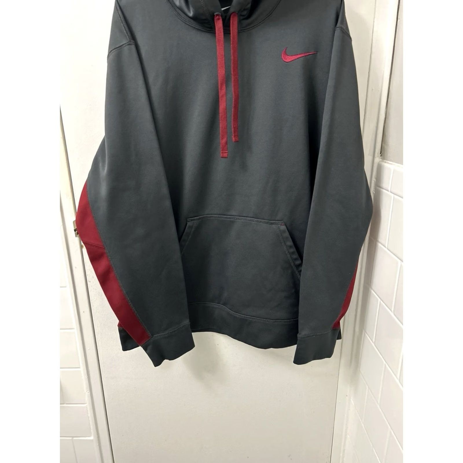 Nike Nike Therma-FIT Hoodie Mens Large Gray Red Fleece Lined Pullover L/S 465784-060 Size US L / EU 52-54 / 3 - 3 Thumbnail