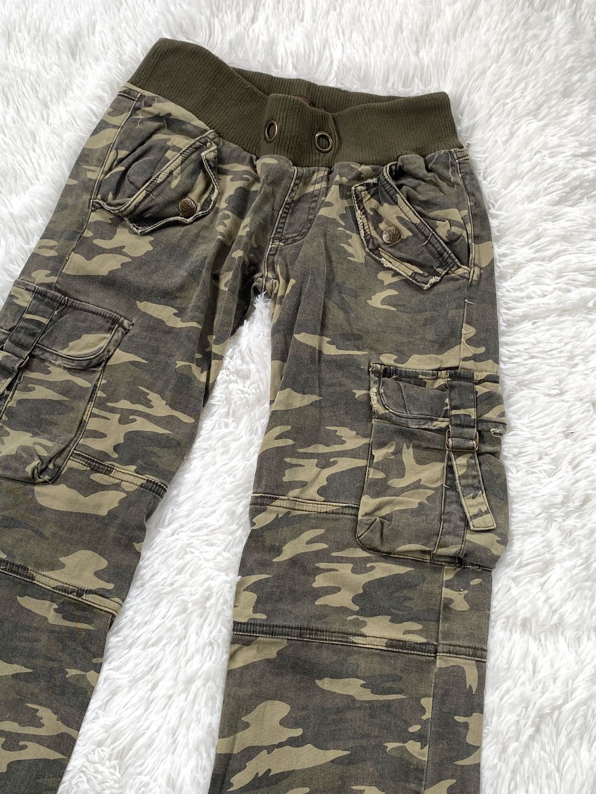 Vintage ❗️SALE❗️Vintage Upper Freak Cargo Tactical Camo Bondage Pant Size 28" / US 6 / IT 42 - 1 Thumbnail
