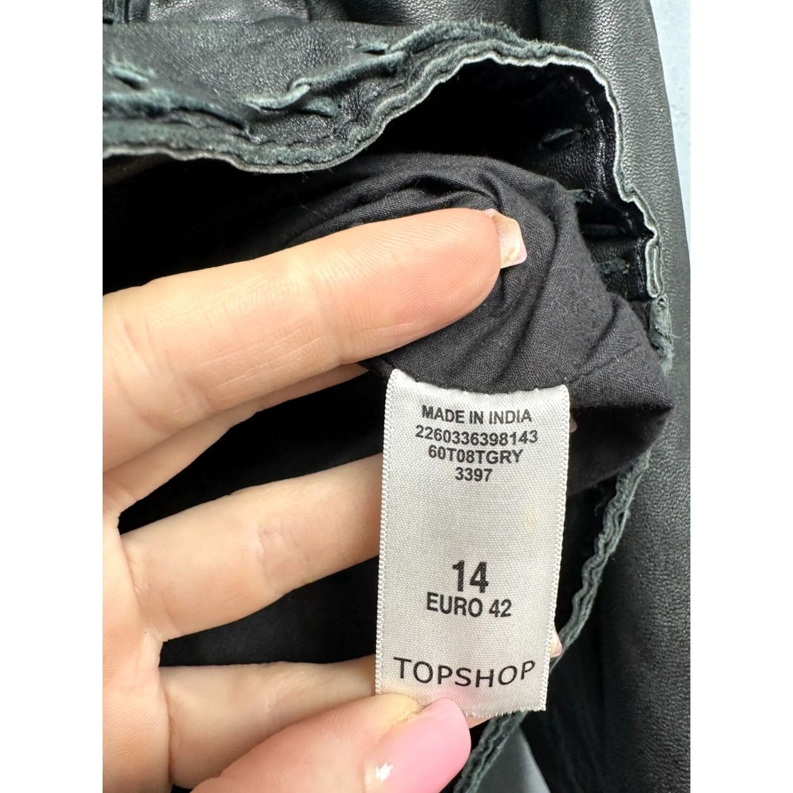 Topshop Kate Moss Topshop Patchwork Black Leather Jacket Size UK 14 (L) Womens Jacket Black Leather Motorcycle Patchwork Zipper Topshop Size L / US 10 / IT 46 - 6 Thumbnail