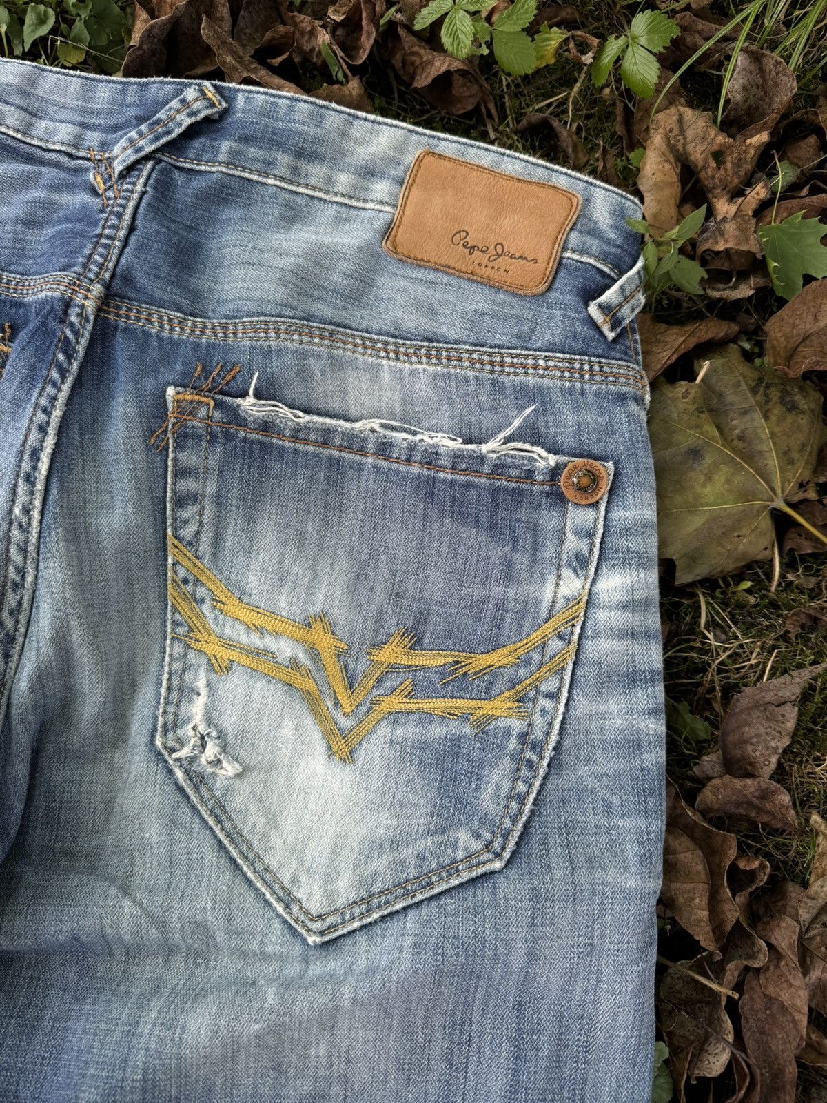 If Six Was Nine Y2K Trashed Distressed jeans straight fit pants Size US 32 / EU 48 - 11 Thumbnail
