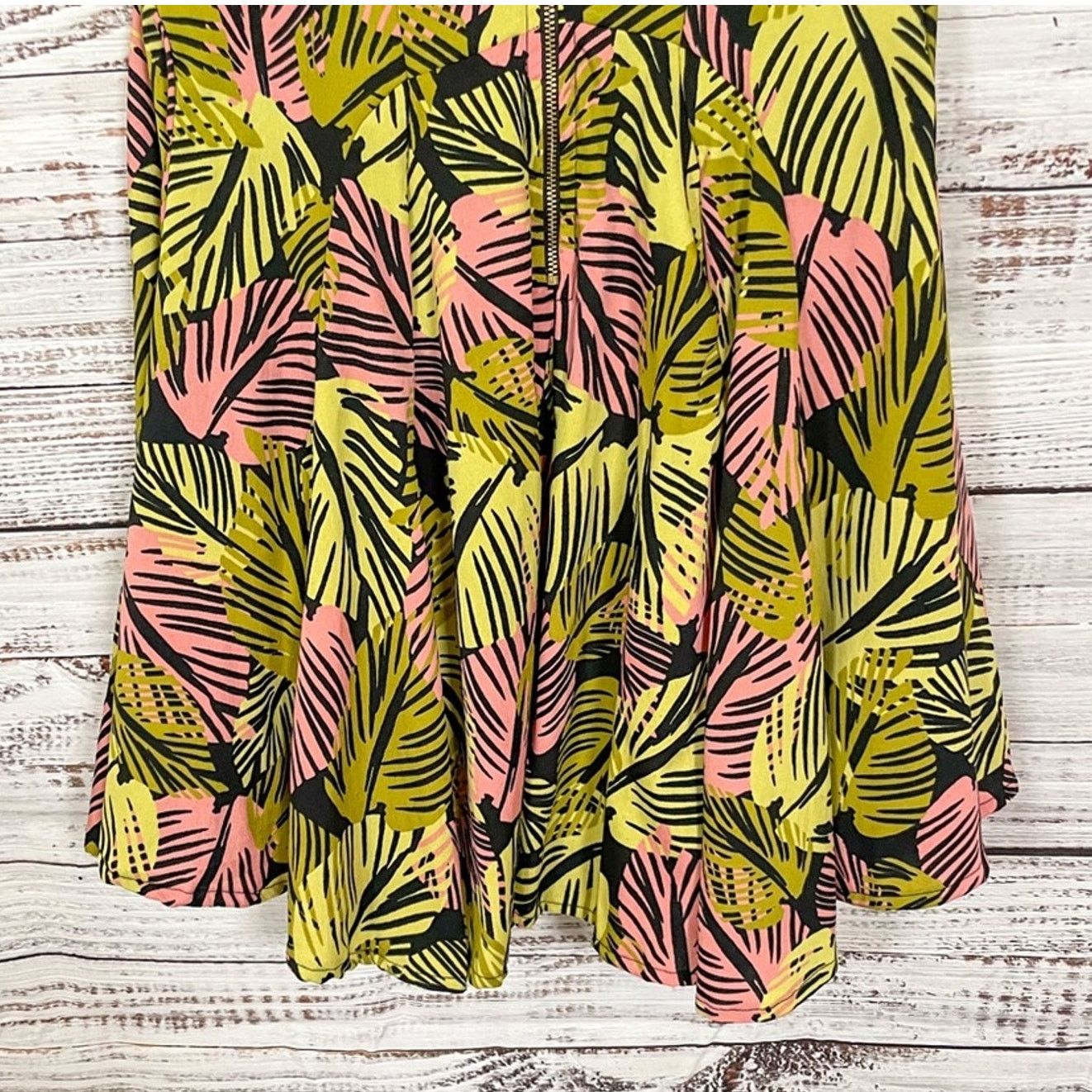 Bar III Junior Macy's Bar III Tropical Floral Skater Dress EUC Small Size US S / EU 44-46 / 1 - 8 Thumbnail