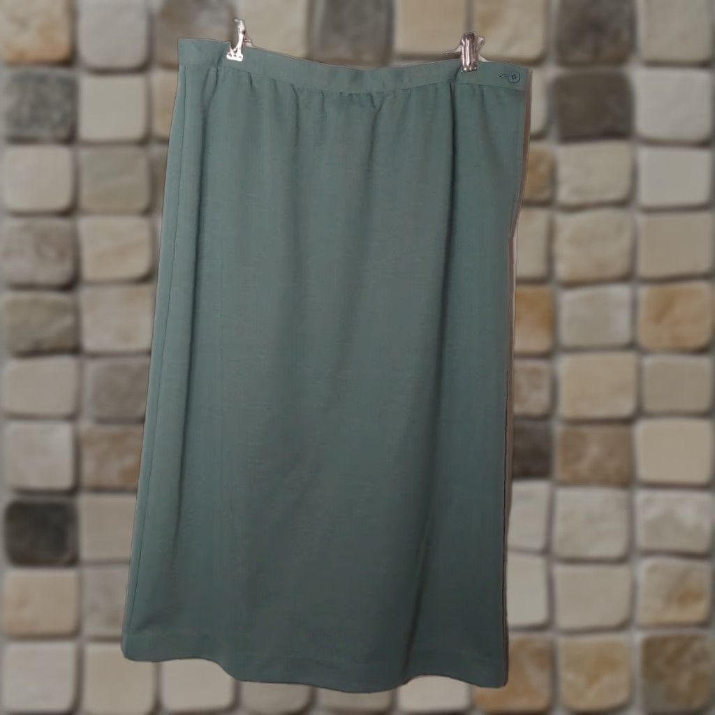 Vintage VINTAGE ILGWU Smith And Jones Skirt 16/18 Green Sage Flat Front Pencil Mid-calf Womens Shoes? Size 38" / US 16 / IT 52 - 1 Thumbnail