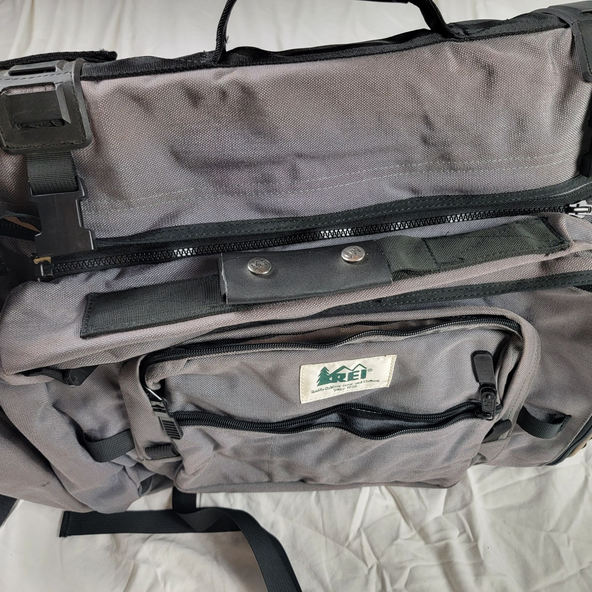 Rei REI Travel Pack 2 Backpack Gray Hiking Camping Trails Mounta Size ONE SIZE - 7 Thumbnail