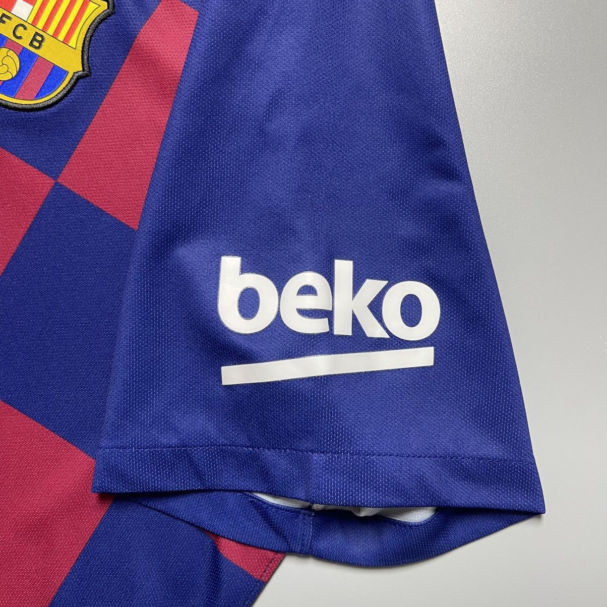 Vintage BARCELONA NIKE 2019/2020 FOOTBALL HOME JERSEY #10 MESSI Size US XXL / EU 58 / 5 - 6 Thumbnail