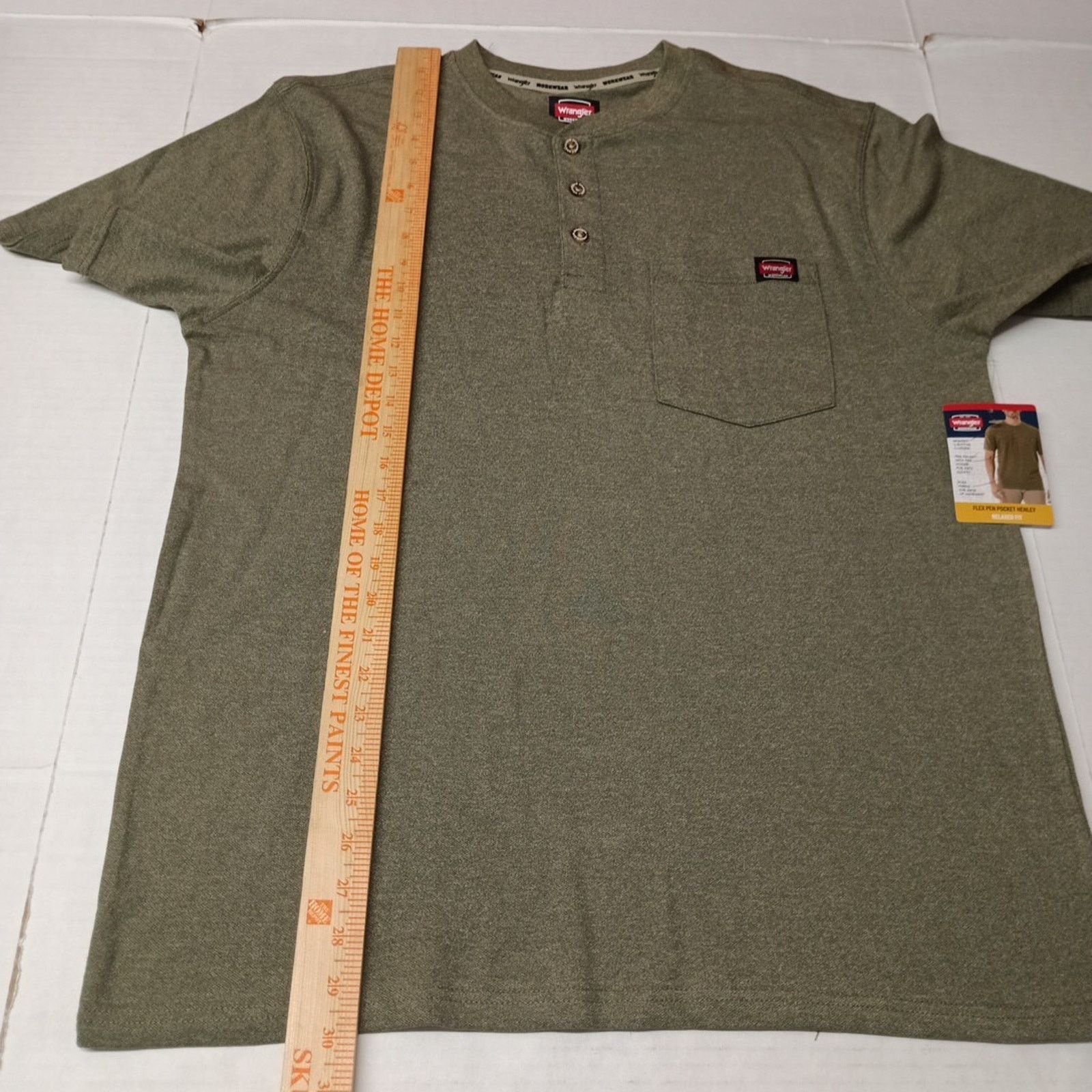 Wrangler Wrangler Work Henley Shirt Men's L (42-44) Green Relaxed Fit Size US L / EU 52-54 / 3 - 5 Thumbnail