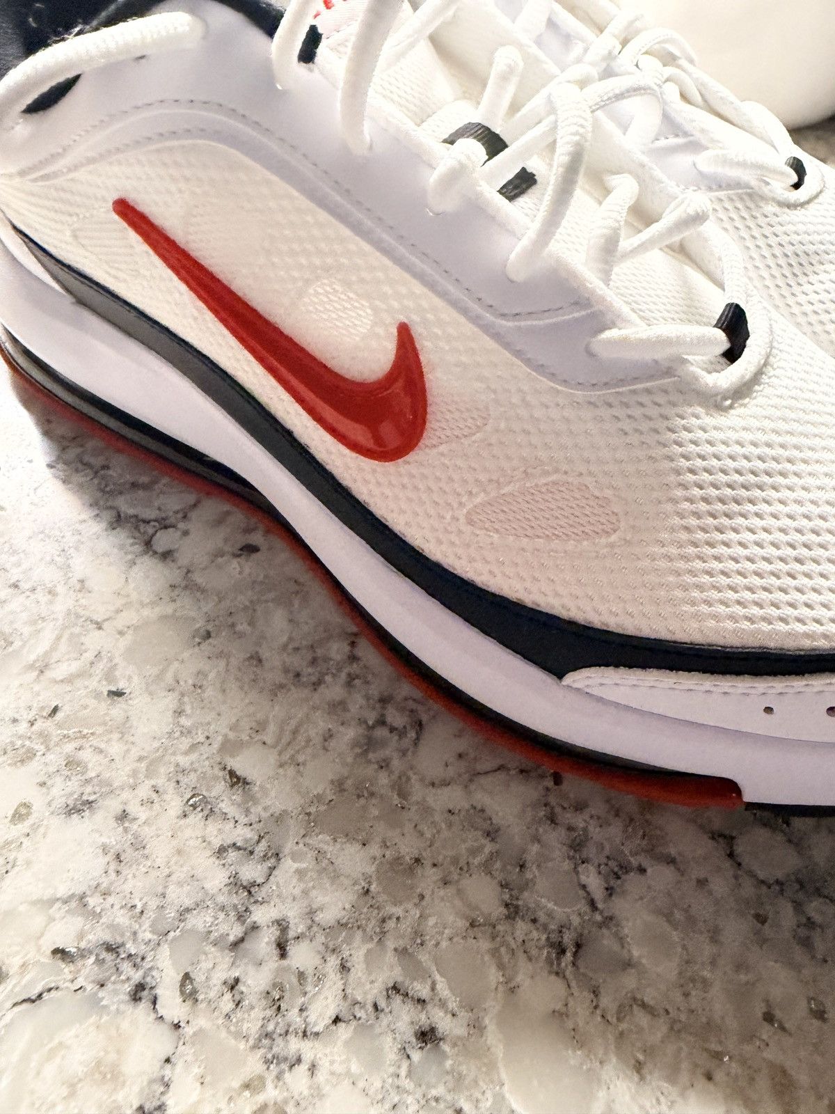 Nike Nike Air Max AP 'White University Red' Size US 11 / EU 44 - 5 Thumbnail
