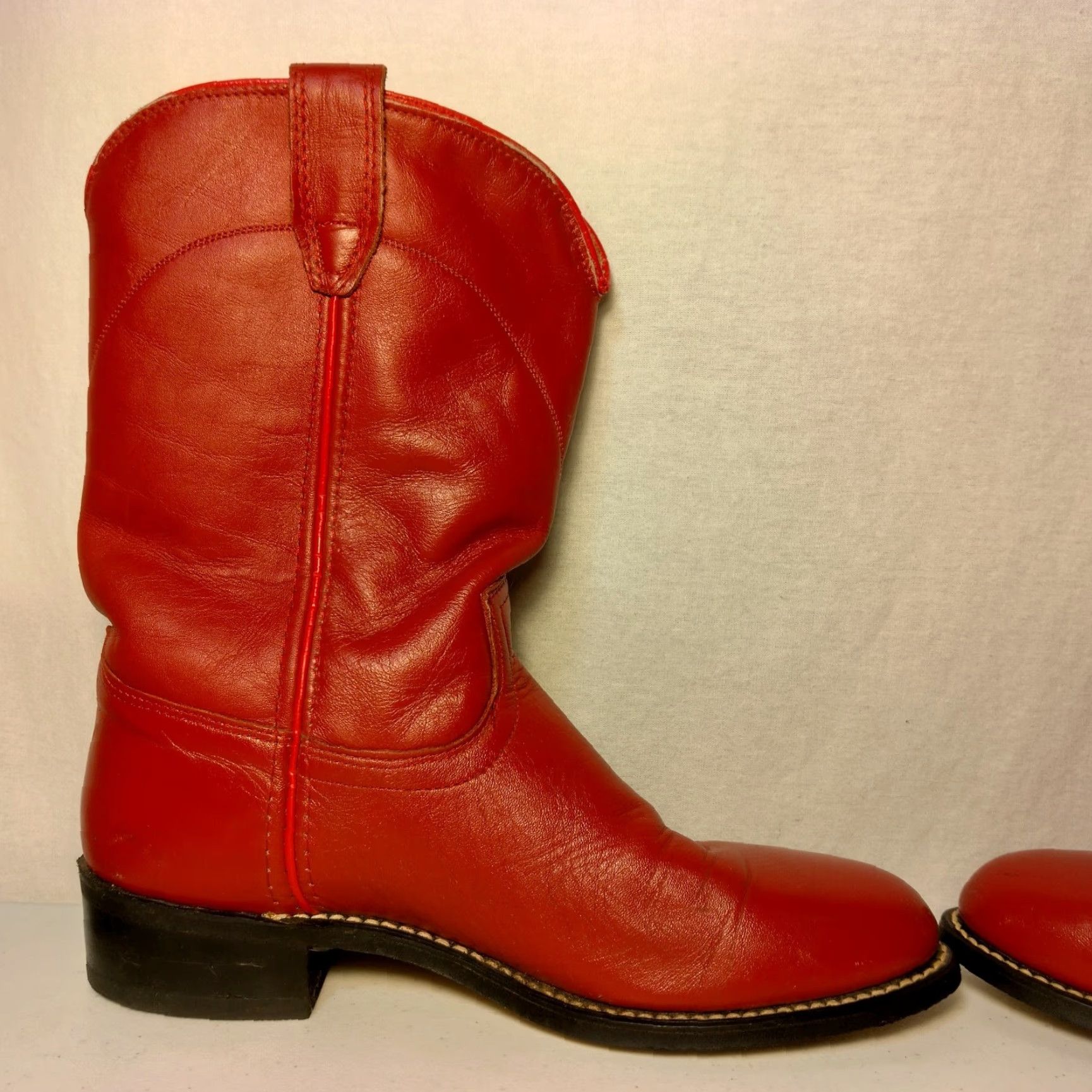 Ariat VINTAGE Ariat Boots Women Size 5.5 Red Leather Western Ranchwear Cowgirl USA Made Boots Women Red Leather Western Ranchwear Cowgirl USA Made Size US 6 / IT 36 - 6 Thumbnail