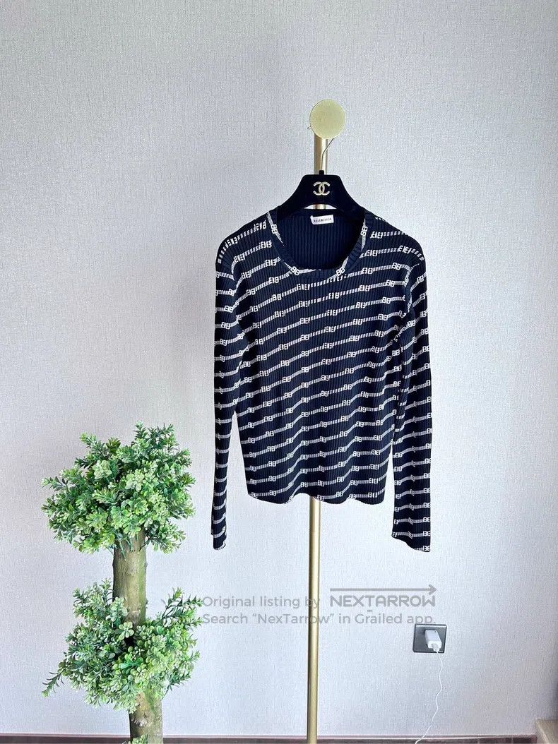 Balenciaga Balenciaga Women's Round Neck Knit Top, Size M, Full Logo Size M / US 6-8 / IT 42-44 - 1 Thumbnail