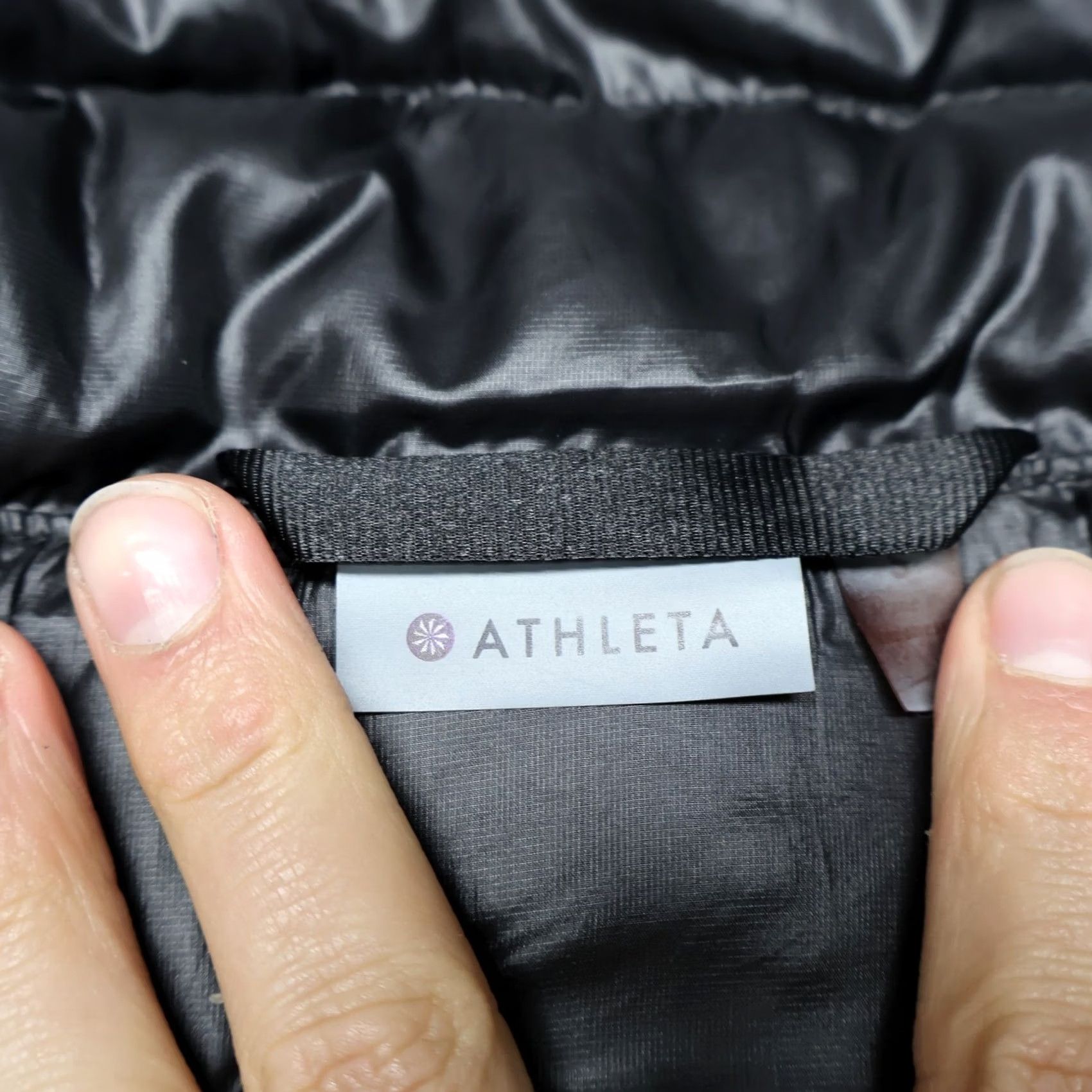 Athleta Athleta Down Vest Womens Small Black Stratus Puff Insulated Full Zip Quilted Vest Size S / US 4 / IT 40 - 5 Thumbnail