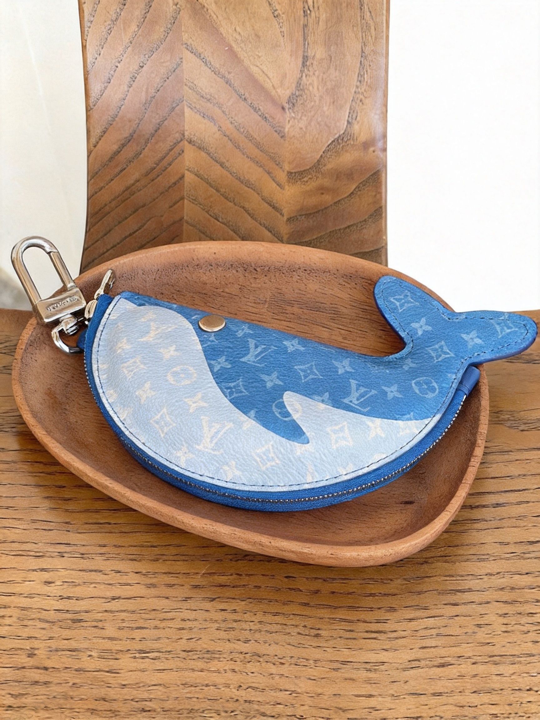 Louis Vuitton Reign Corporation LV CLOUDS Grip Tape | Grailed