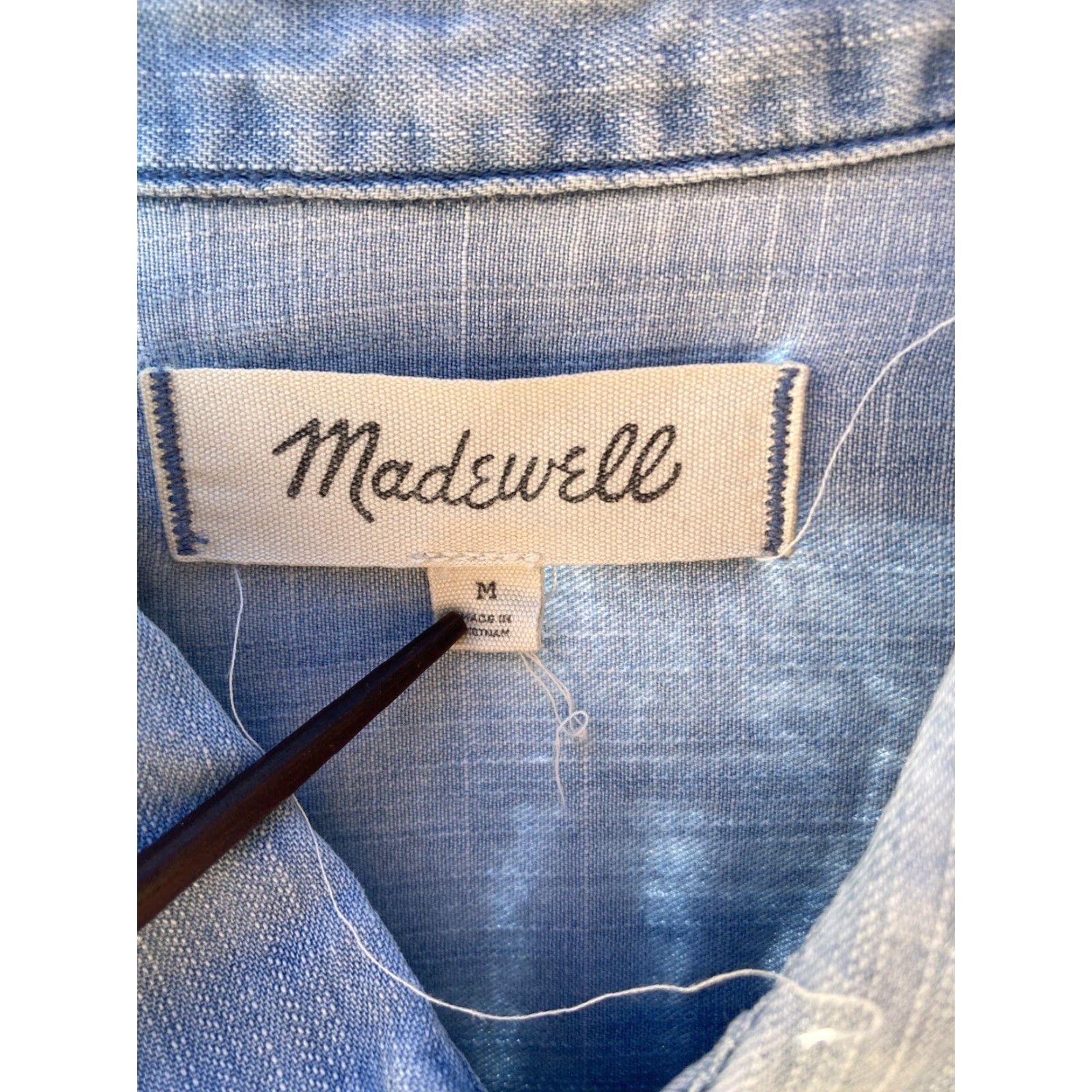Madewell Madewell Button-Up Shirt Women's Blue Solid SS M Light Open Cowboy Workwear Size M / US 6-8 / IT 42-44 - 2 Thumbnail