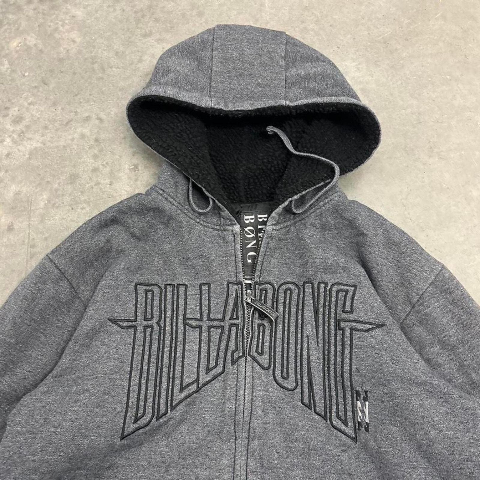 Billabong Vintage Billabong y2K Spellout Grey Zip Up Hoodie Size XL Size US XL / EU 56 / 4 - 1 Thumbnail