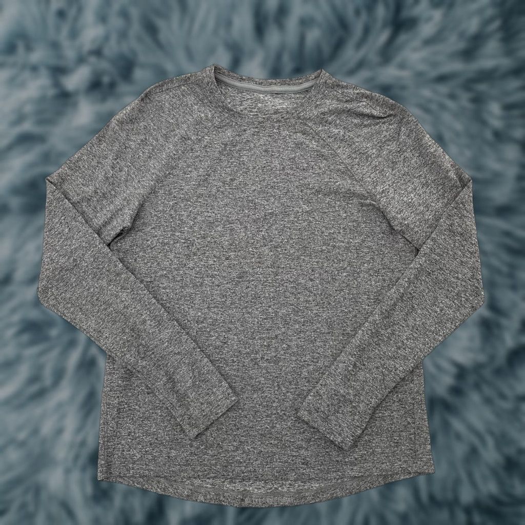 Lululemon VINTAGE Lululemon Shirt Womens 10 Gray Long Sleeve Crew Neck Pullover Gym Yoga Ladies Adult Size 10 Gray Pullover Athletic Casual Womens Size L / US 10 / IT 46 - 1 Thumbnail