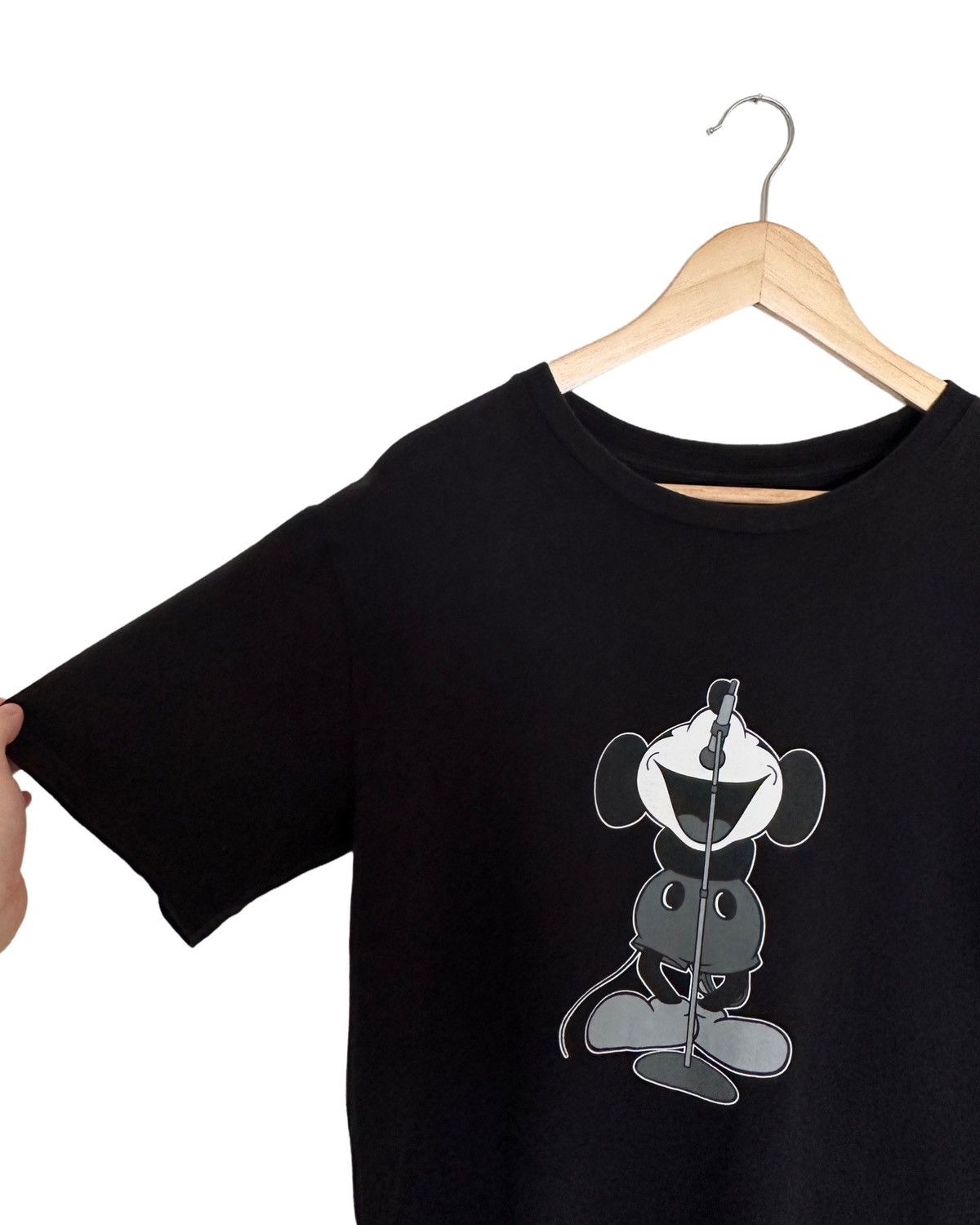 Number (N)ine × Vintage Number (N)ine Rare Mickey Singing Black Tee size 4 Size US L / EU 52-54 / 3 - 10 Thumbnail