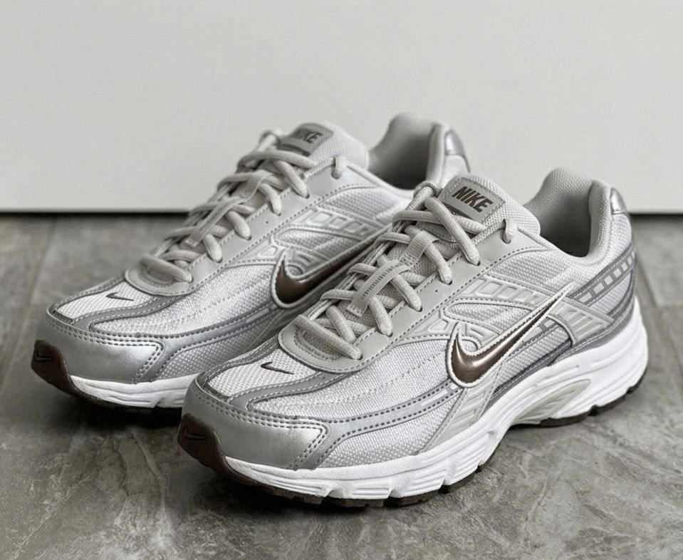 Nike Nike Initiator Silber/Weiß Gr. 41 Top Zustand- Wie Neu! Size US 11 / IT 41 - 1 Thumbnail