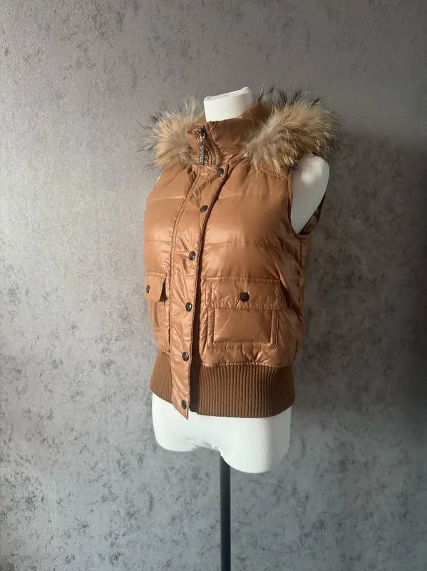 Burberry Burberry Women's Khaki Puffer Vest with Fur Hood Size M / US 6-8 / IT 42-44 - 1 Thumbnail