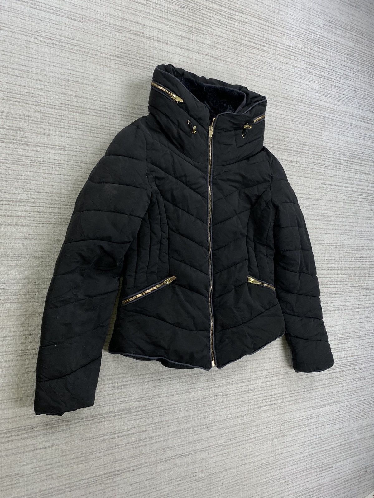 Japanese Brand × Vintage × Zara Vintage Zara Basic Outerwear Puffer Down Jacket Size S / US 4 / IT 40 - 4 Thumbnail