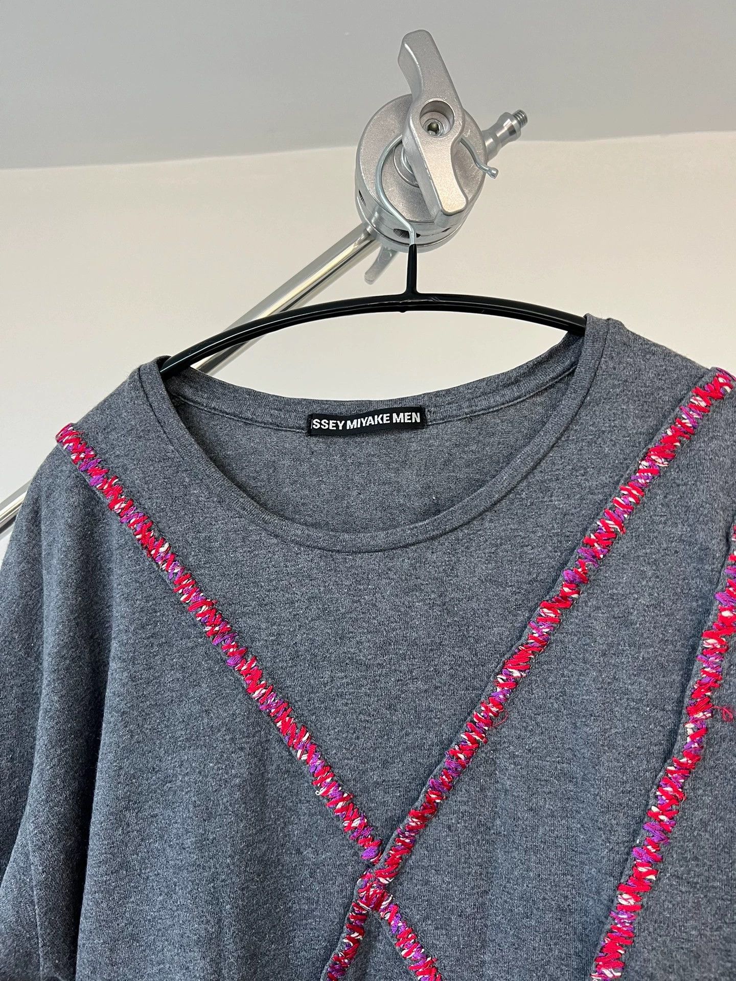 Issey Miyake Issey Miyake Man Embroidered Long Tee L Good Fit Size US L / EU 52-54 / 3 - 3 Thumbnail