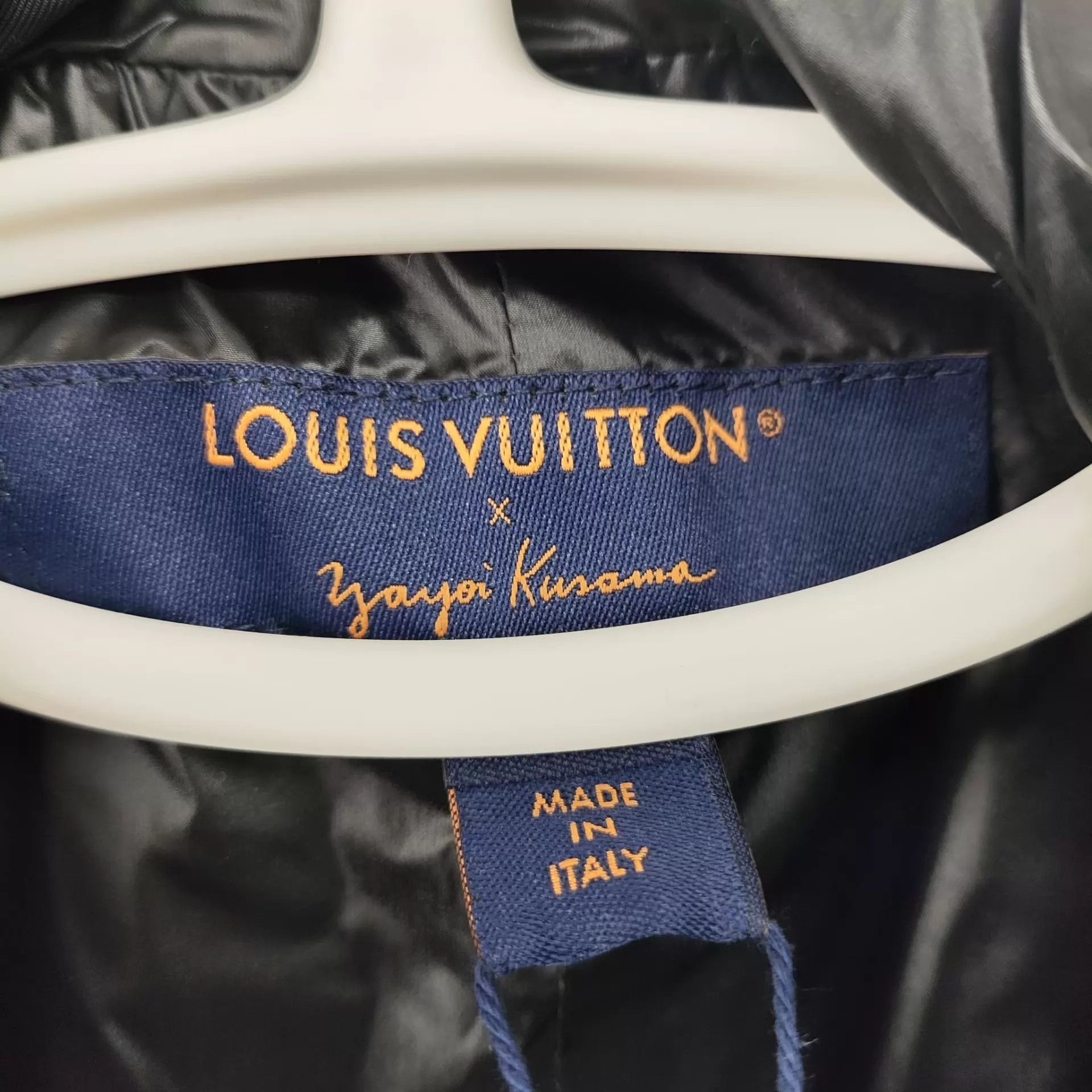 Louis Vuitton LV x Yayoi Kusama 7-color dot navy blue 36 jacket Size XS / US 0-2 / IT 36-38 - 4 Thumbnail