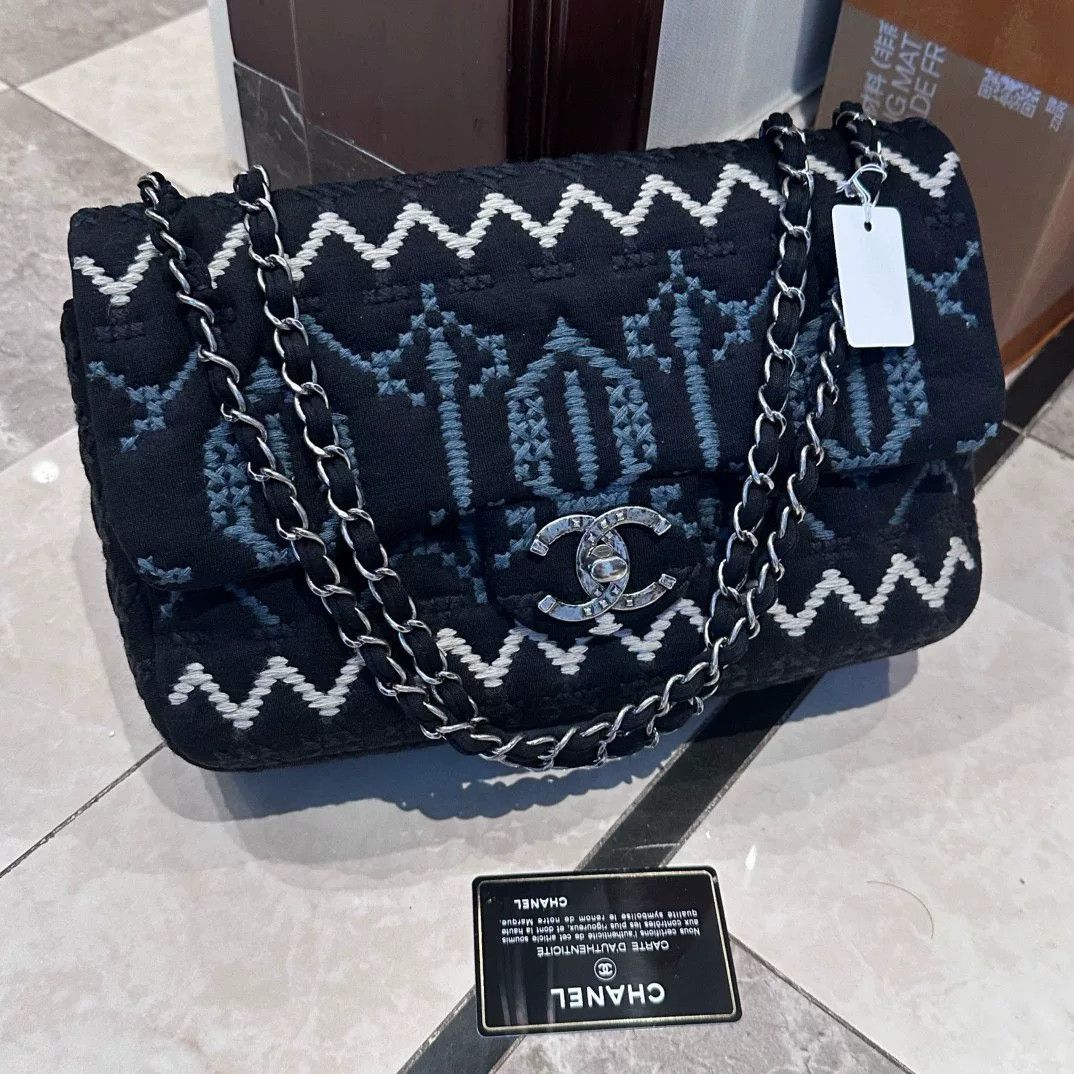 Chanel Pre-loved Bag Very good condition Size ONE SIZE - 1 Thumbnail