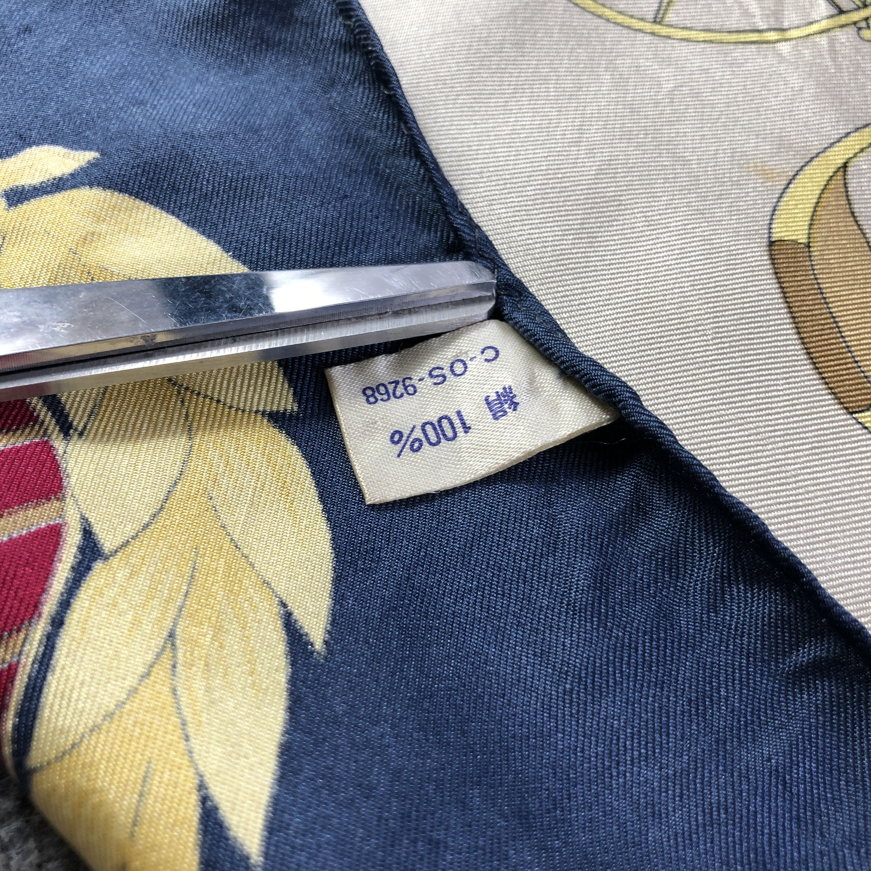 Japanese Brand Luxury Carriage Silk Scarf M1015 Size ONE SIZE - 4 Thumbnail