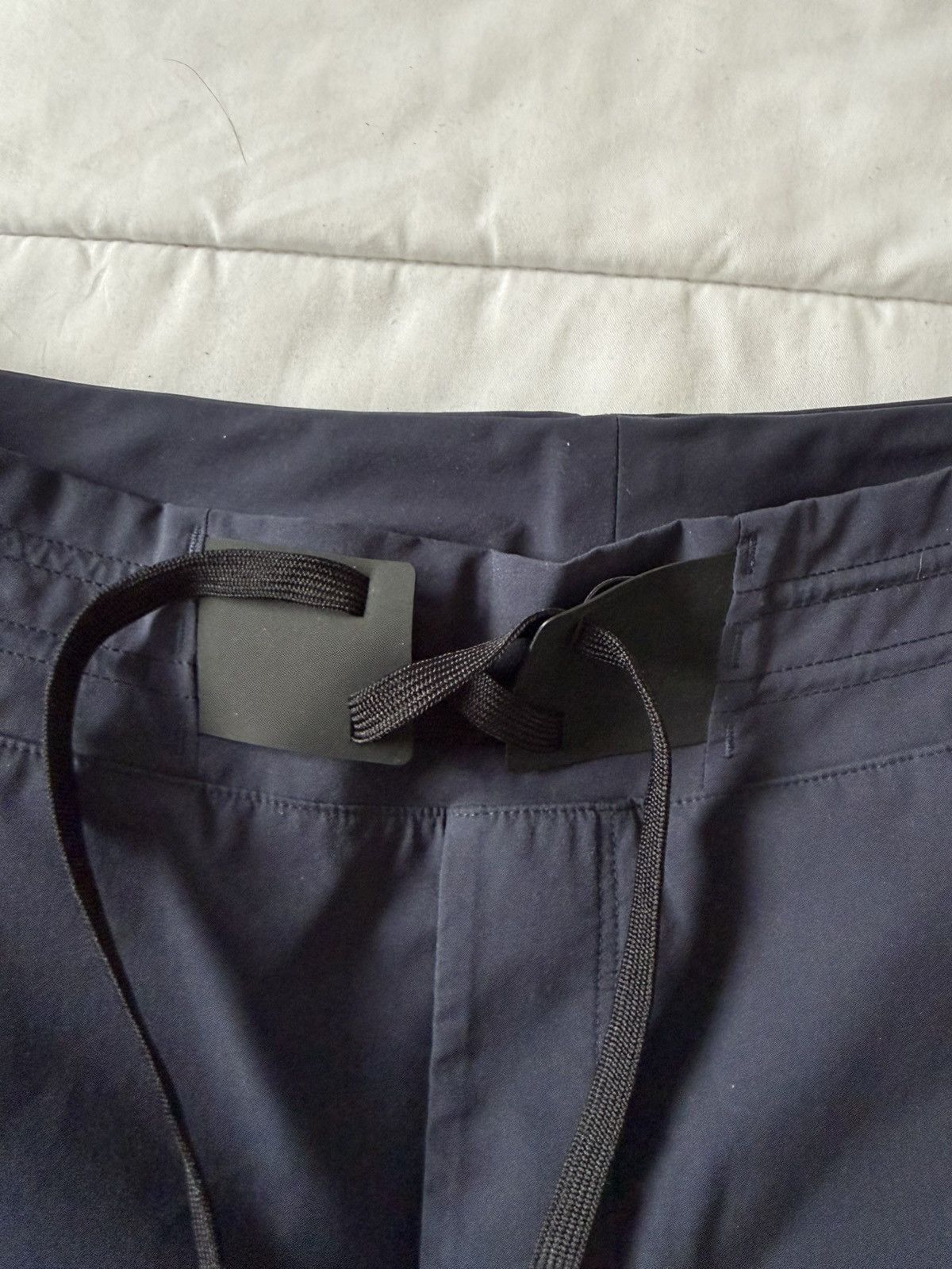 On ON Cloud Hybrid Shorts Navy Size US 34 / EU 50 - 3 Thumbnail