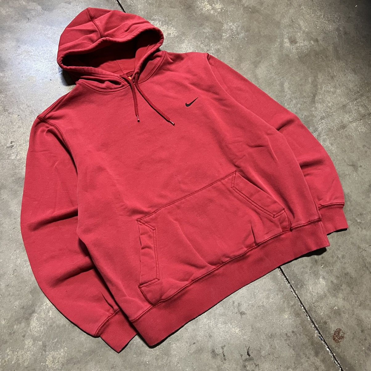 Nike Vintage Nike Mini Swoosh Hoodie Sweatshirt Faded Boxy Red Size US L / EU 52-54 / 3 - 2 Thumbnail
