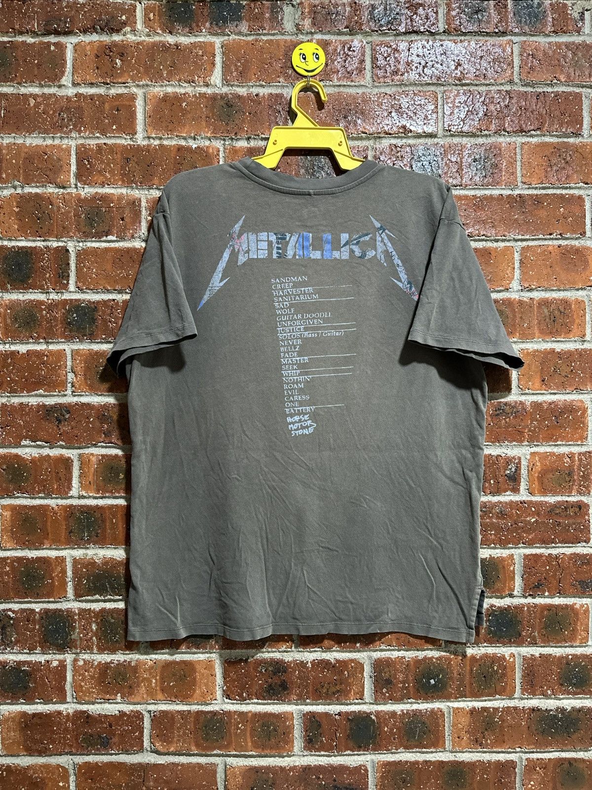 Band Tees Thrashed Uniqlo X Metallica Sun Faded Tee Size US L / EU 52-54 / 3 - 1 Thumbnail