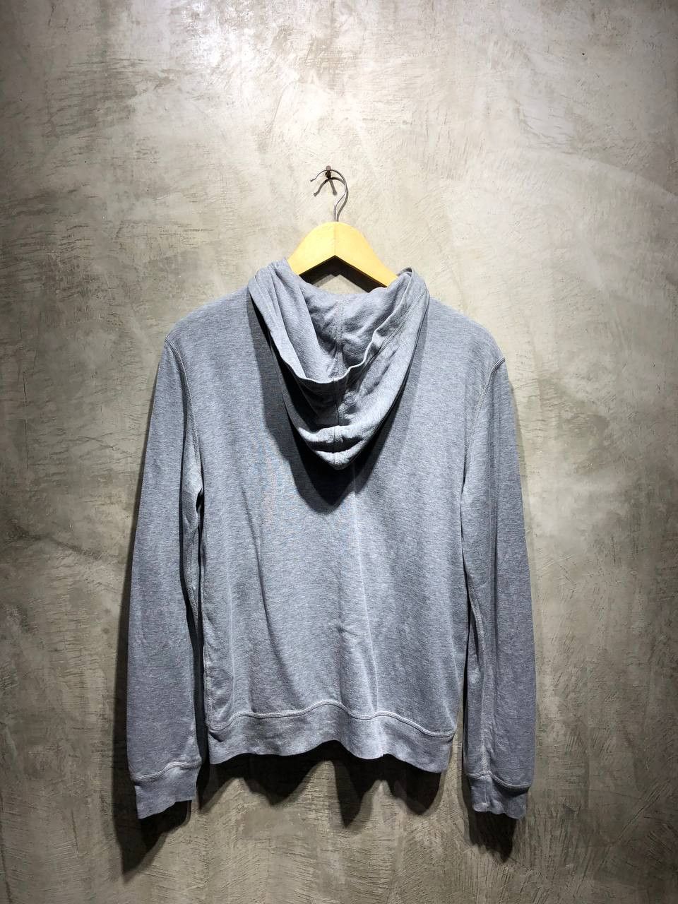Louis Vuitton Louis Vuitton Gray Logo embossed Zip-up hoodie Size US M / EU 48-50 / 2 - 8 Thumbnail